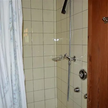 Sleeps 8 Wifi